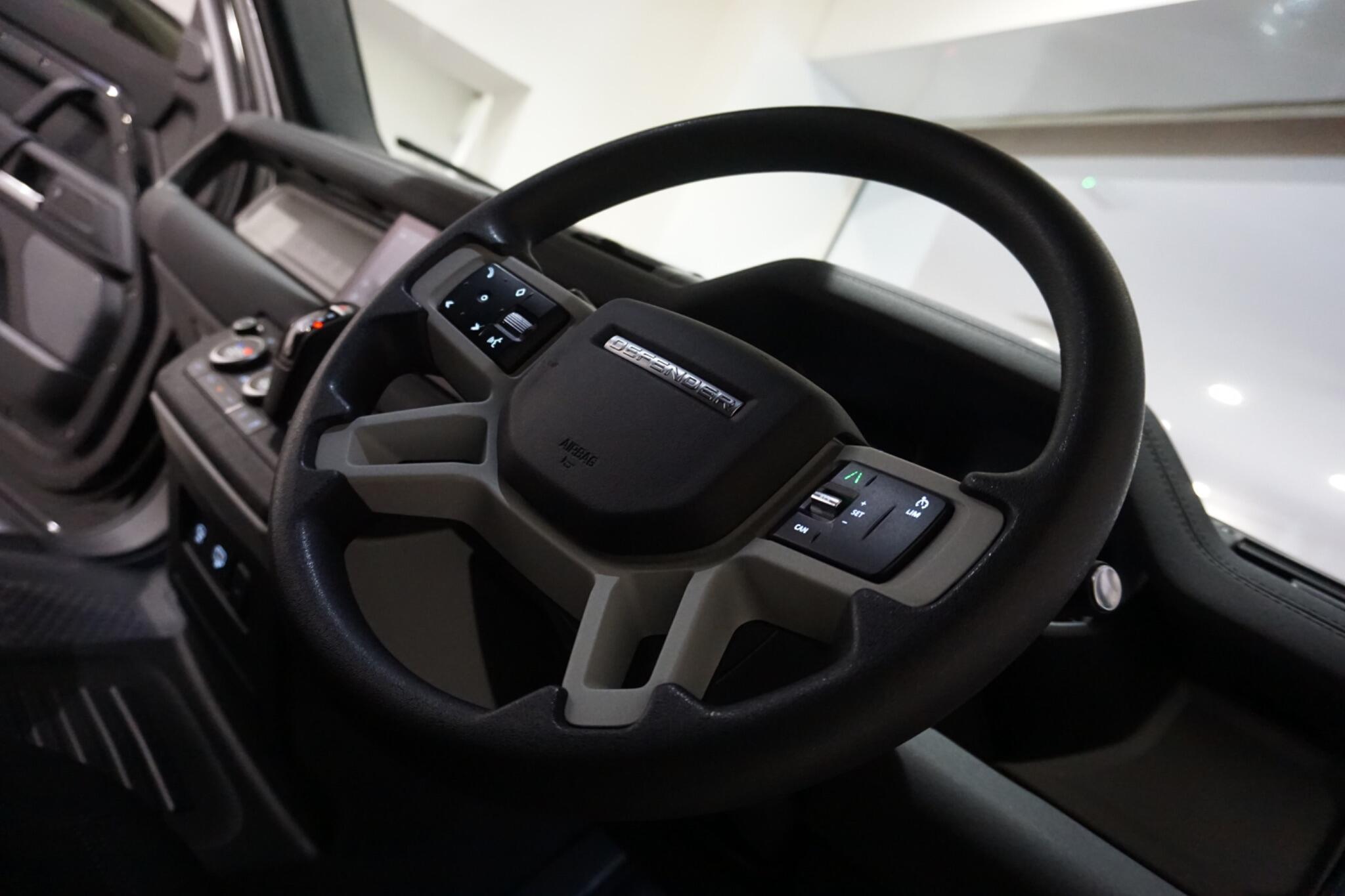 Land Rover Defender 90 3.0 D200 MHEV Hard Top SUV 3dr Diesel Auto 4WD SWB Euro 6 (s/s) (200 ps)